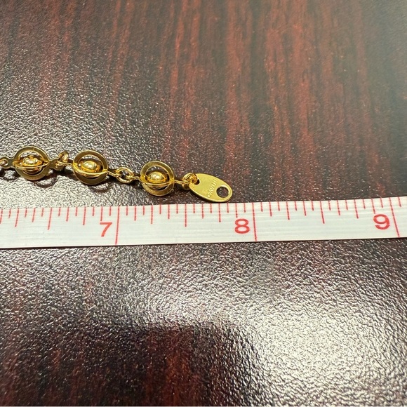 Avon “Golden Charm” Goldtone Linked Chain Bracelet with Decorative Details NIB - Picture 5 of 6